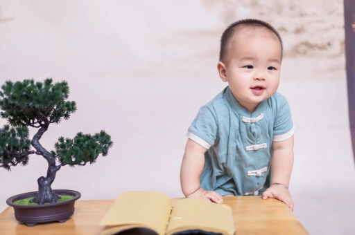 资阳宝宝抓耳朵是什么原因